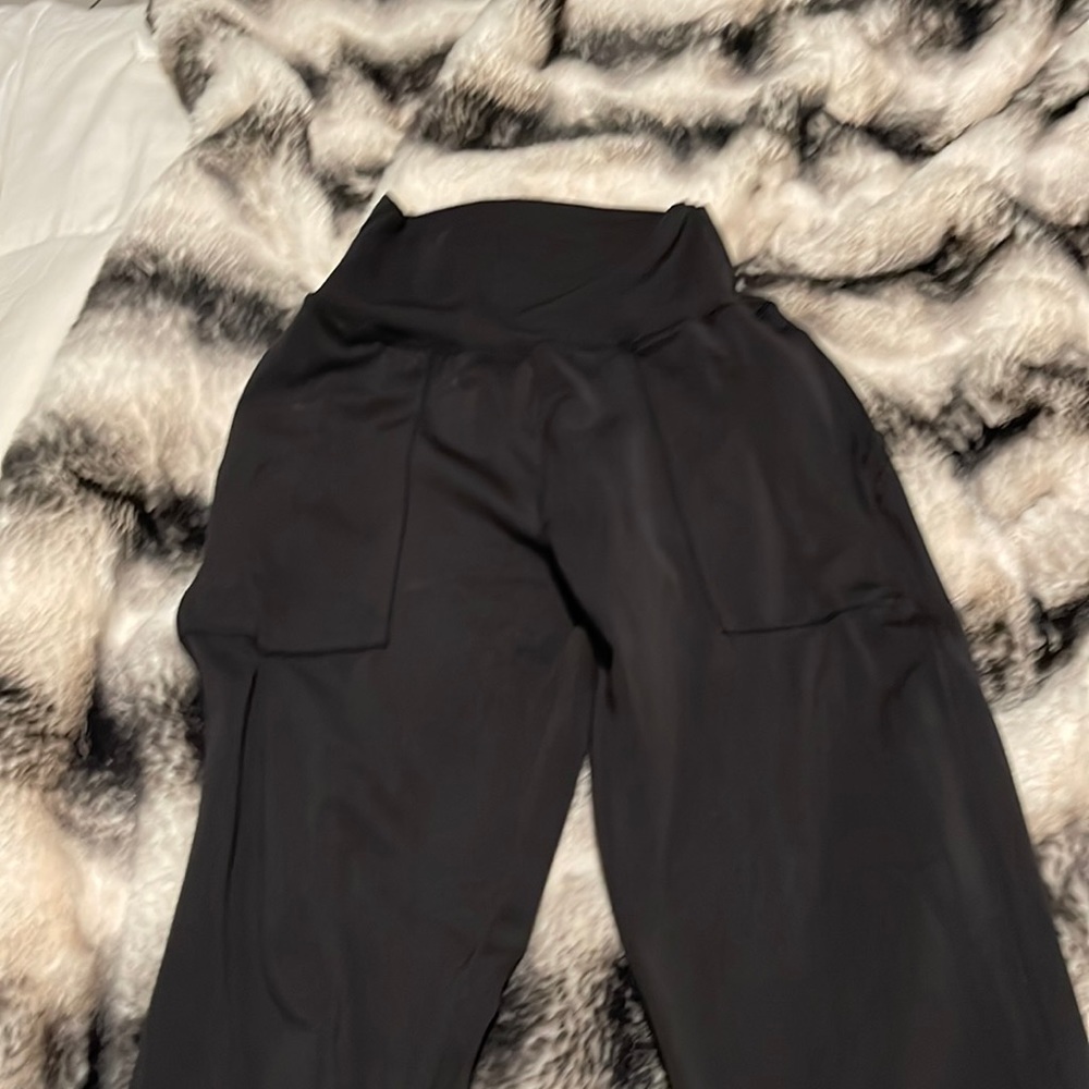 Paragon fitwear makes jogger size small